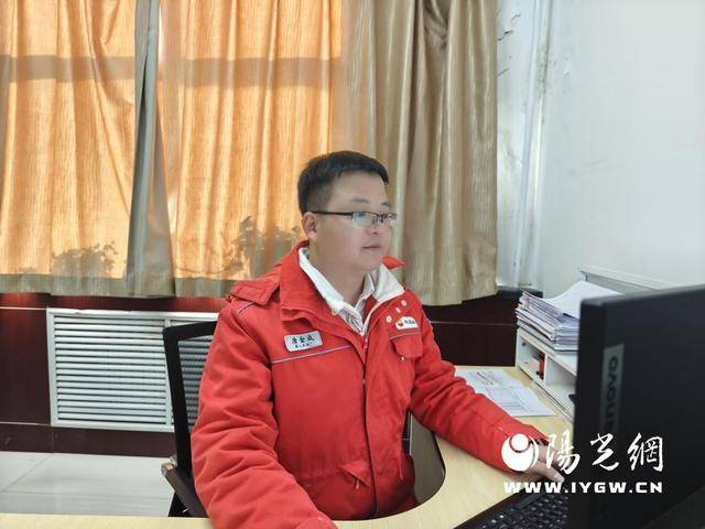 中國石油長慶油田采油八廠吳定生產運維中心全力以赴按下上產“快進鍵”:鋼板樁生產廠
