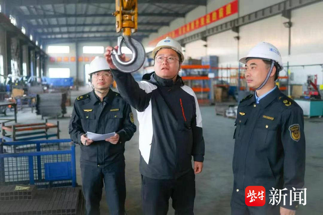 防得住、控得了、逃得出 <strong></p>
<p>鋼板樁生產(chǎn)廠
</strong>，江蘇全鏈條推進(jìn)“廠中廠”安全生產(chǎn)專項(xiàng)治理:鋼板樁生產(chǎn)廠
